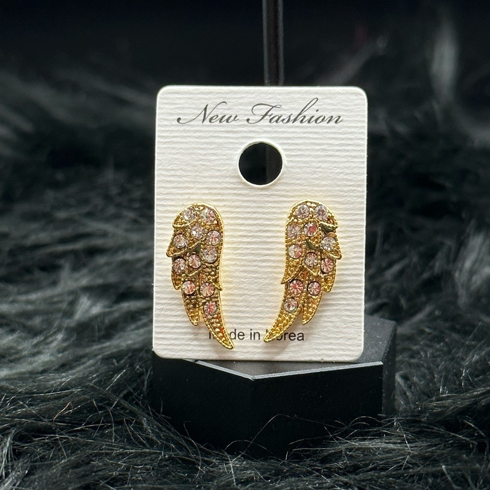 Gold feather stud